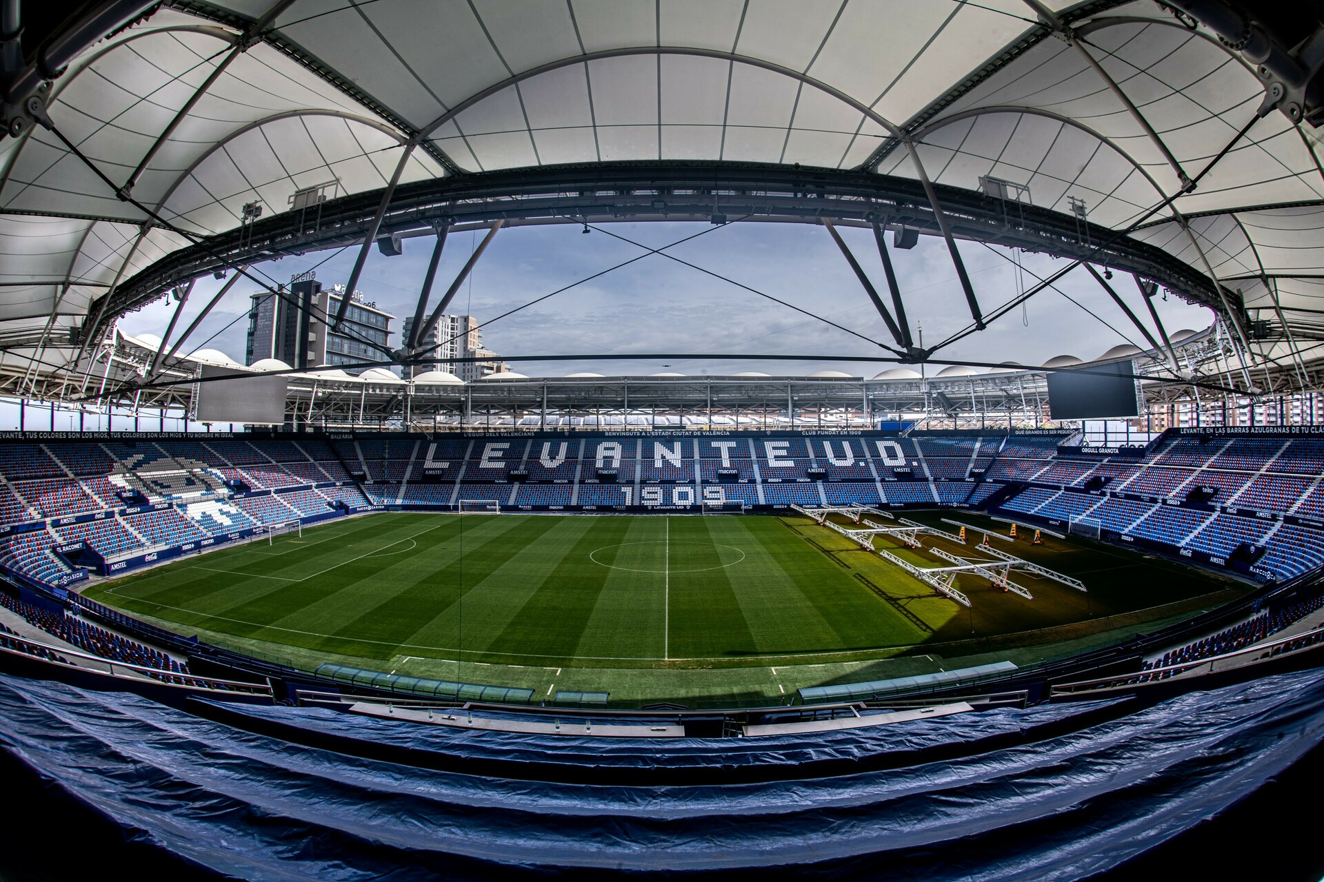 Foto del campo de juego del Estadio Ciutat de Valencia 